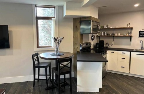 Norval House | Country Escape by the City