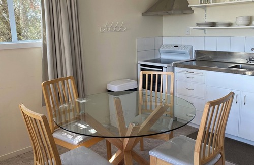 Haumoana Cottage | Country experience not far from town