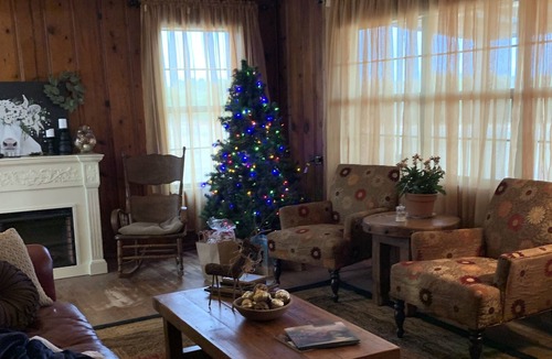 Gordonville House | Country farm house