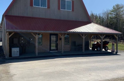 Brewer House | Country Farmhouse | Large Parking 4 bed/2 bath