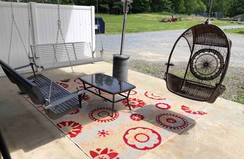 Brewer House | Country Farmhouse | Large Parking 4 bed/2 bath