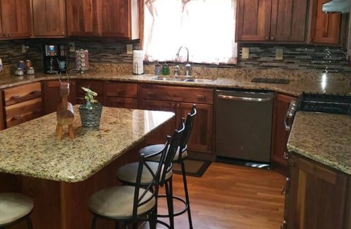 Fredonia House | Country Farmhouse Lodge