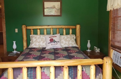 Fredonia House | Country Farmhouse Lodge