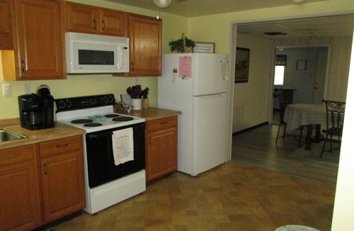 Elizabethton House | Country Farmhouse, Visit Family, Bristol Casino, Hiking/Biking, Relocating here