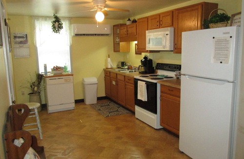 Elizabethton House | Country Farmhouse, Visit Family, Bristol Casino, Hiking/Biking, Relocating here