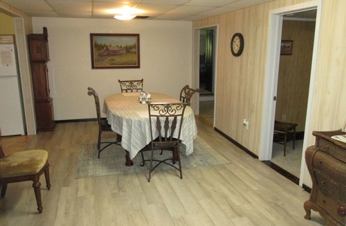 Elizabethton House | Country Farmhouse, Visit Family, Bristol Casino, Hiking/Biking, Relocating here