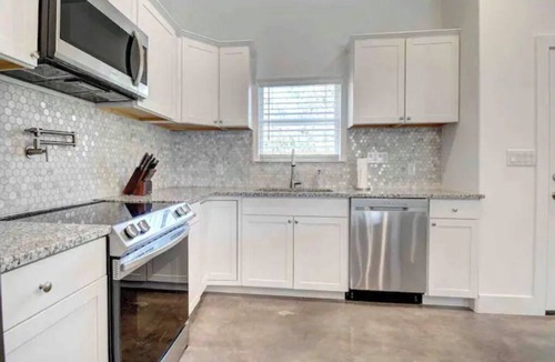 Bastrop House | Country feel in this open plan 3 bed/2 bath home.