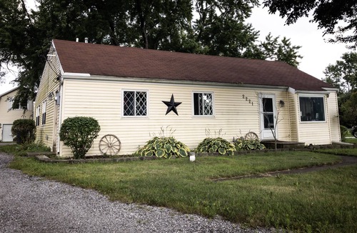 Holland House | Country Fields - Relaxing, Country Modern Home