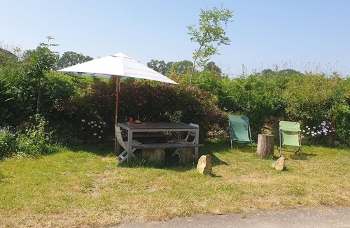 Mezieres-sur-Couesnon Hotel | Country room