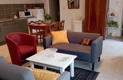 Saint-Martial-Viveyrol House | Country gite shared with owner