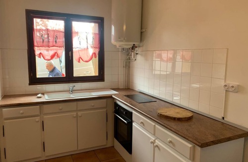 Saint-Victor-et-Melvieu Condo | Country gite in southern Aveyron