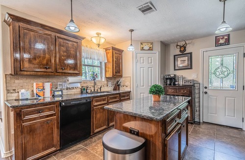 Magnolia House | Country Getaway Magnolia Forest Home in10 Acre Lot