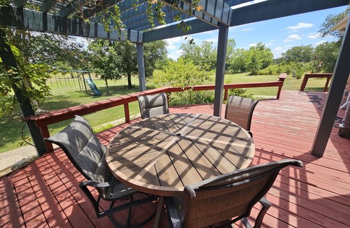 Wellborn House | Country Getaway Close to Campus-Kyle Gameday House Rental on 6 Acres