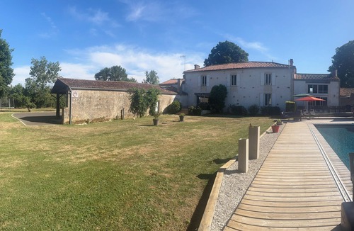 Saint-Jean-de-Beugne House | Country gite with swimming pool, in the heart of the Marais Poitevin