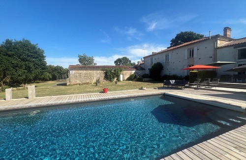Saint-Jean-de-Beugne House | Country gite with swimming pool, in the heart of the Marais Poitevin