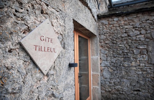 Creissels House | Country gîte in the heart of Larzac with breathtaking view of the Millau Viaduct