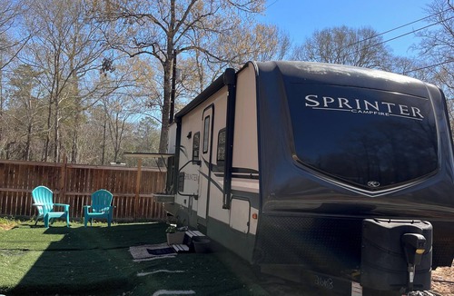 Keenan House | Country Glamping!