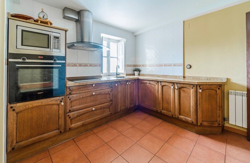 Canalejas de Penafiel House | Country House 'El Pico' with Mountain View, Private Terrace and Wi-Fi