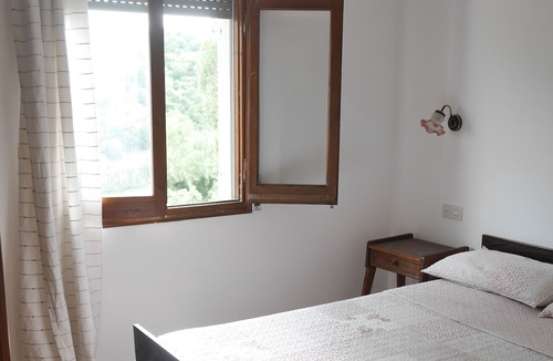 Sant Climent Sescebes House | Country house between sea and mountains