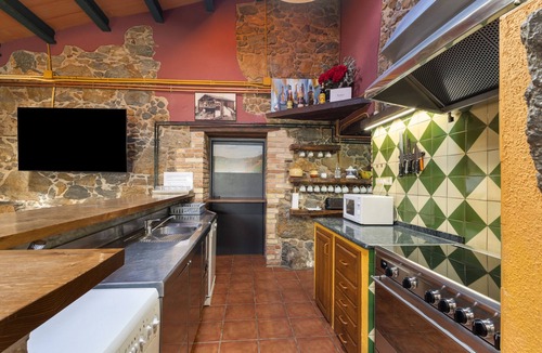 Santa Maria de Besora House | Country House 'Cal Nan' with Mountain View, Shared Pool and Wi-Fi