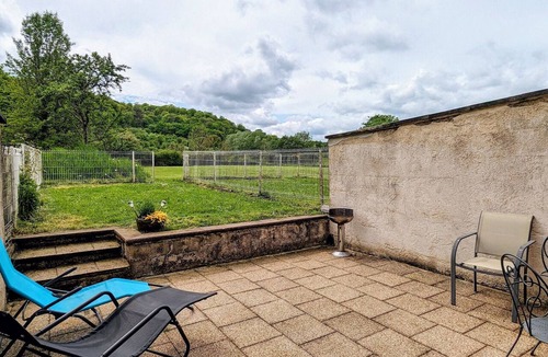 Halles-sous-les-Cotes Cottage | Country house with fishing, pets allowed