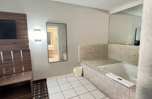 Gracewood Hotel | Country Hearth Inn & Suites Augusta