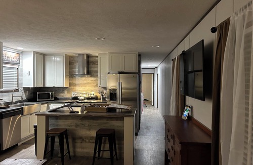 Lamont Bed & Breakfast | Country Hide away nCharming 2-bedroom with WiFi nCozy, Peaceful, n