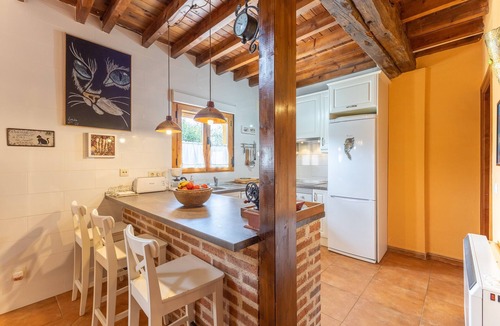 Bonilla de la Sierra House | Country House 'El Mirador Del Gato 2' with Mountain View, Shared Pool and Wi-Fi