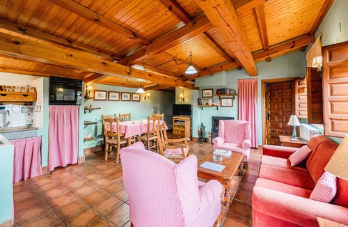 Castrejon de la Pena House | Country House 'El Gallinero' with Mountain View and Private Garden