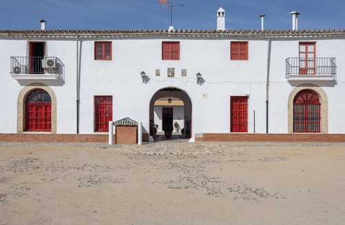 Jerez de la Frontera House | Country House 'La Mariscala' with Private Pool, Wi-Fi and Air Conditioning