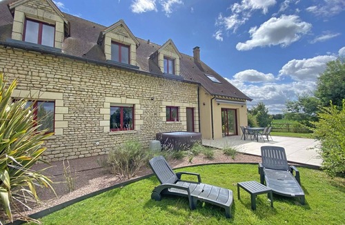Les Ventes-de-Bourse Cottage | Country House with Garden and Spa for 14 in Les Ventes-de-Bourse