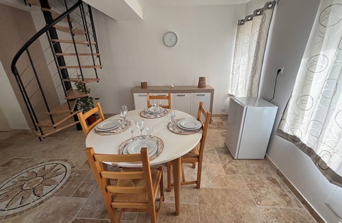 Saint-Martin-d'Ordon House | Country house with jacuzzi spa