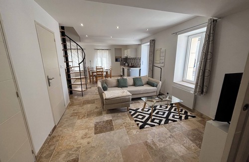 Saint-Martin-d'Ordon House | Country house with jacuzzi spa