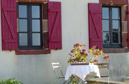 Vaumas Cottage | Country holiday home, pets allowed