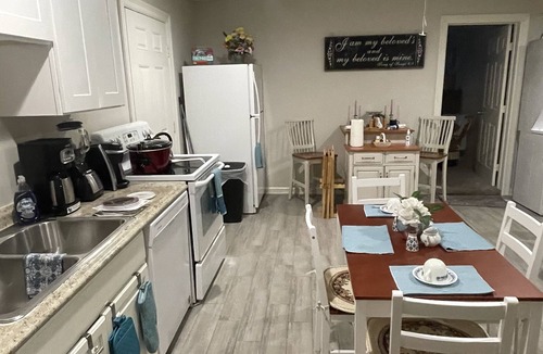 Pasadena Apartment | Country Home Hideaway
