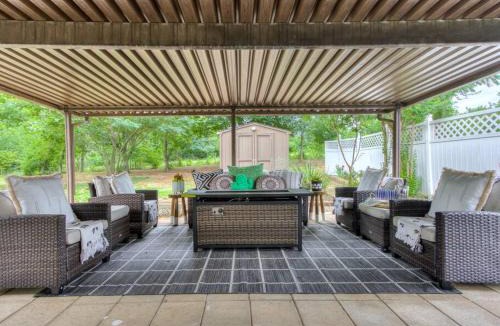 Blanchard House | Country home near Norman on 5 ac