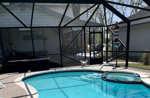 Bailey's Prairie House | Country home w/pool