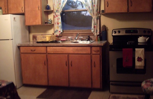 Pardeeville House | Country home with flowing river