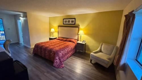 Franklin Hotel | Country Host Inn