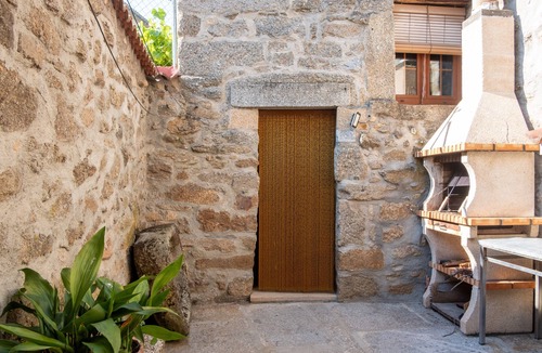 Puente del Congosto House | Country House 'Casa Rural Del Tormes' with Mountain View, Private Terrace and Private Garden