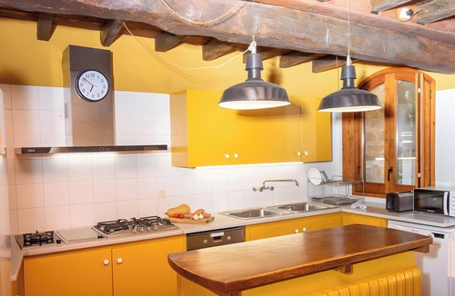 La Vall de Bianya House | Country House 'La Coma D'en Roca' with Mountain View, Private Pool and Wi-Fi