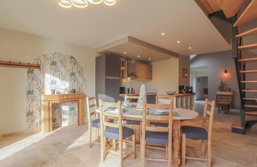 Domfront en Poiraie Cottage | Country house, pets on request - 4 guests