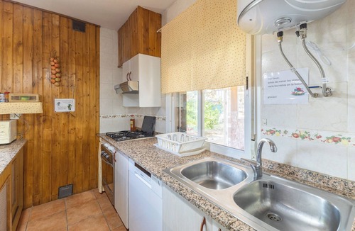 Fuentiduena de Tajo House | Country House 'Casa Fina' with Private Pool, Shared Terrace and Wi-Fi