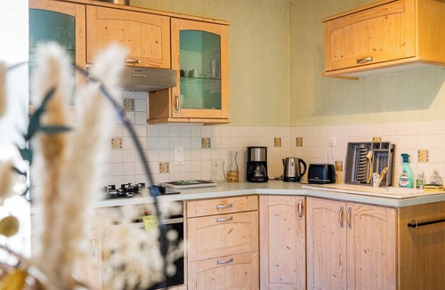 Beaulieu-sur-Oudon House | Country house with pond