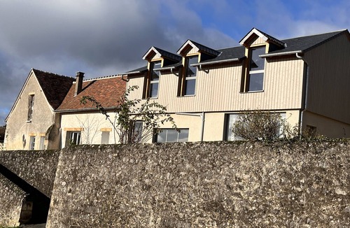 Le Grand-Pressigny Cottage | Country house 16 pers, swimming pool, village center
