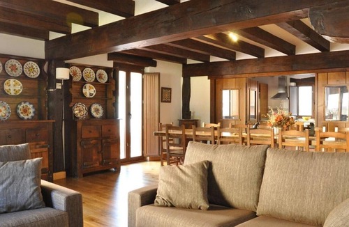 Oronoz House | Country House 'Barbenea' with Mountain View, Private Garden and Wi-Fi