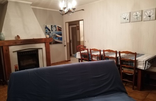 Grand-Brassac House | Country house bordering forest and river