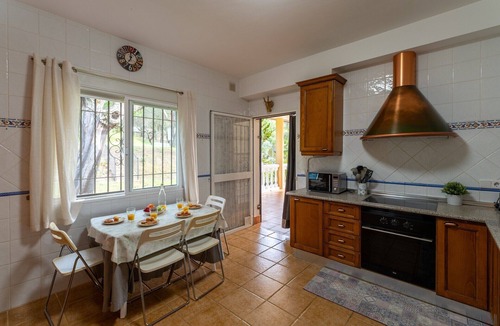 Cerro Muriano House | Country House 'Brisas Del Palmeral' with Mountain View, Wi-Fi and Air Conditioning