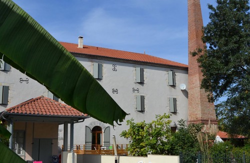 Gontaud House | Country house by a stream