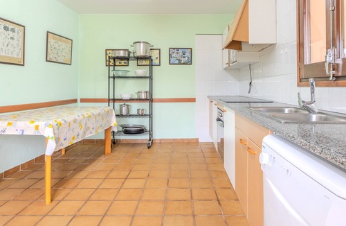 La Vall d'en Bas House | Country House 'Can Mestrehumà' with Private Pool, Private Terrace and Private Garden